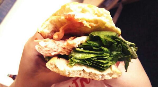 CynnamonS's tweet image. Remember that poorly built burrito photo from months ago? Looks like @TimHortons tried for the same. #Timsproblems