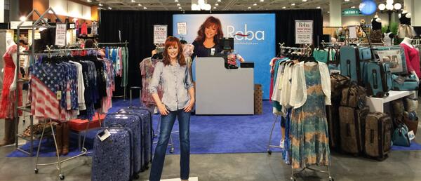 rebastyle's tweet image. We’re up and running at #CMAFest  #FanFairX! Stop by and visit us in booth #484. #RebaStyle @DillardsStores