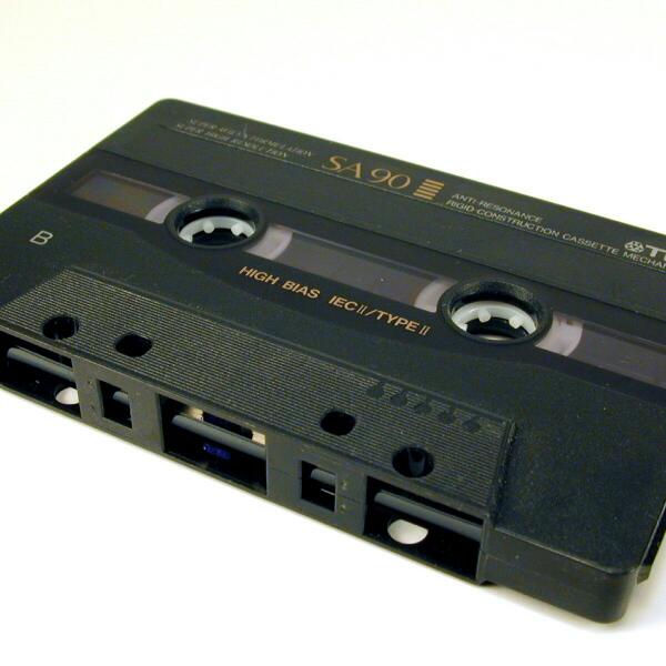 viengsa's tweet photo. #TBT I had plenty of these #Cassettes for recording my #Mix lol #80s #OldSchool #Memories http://t.co/JX9oqosx7i
