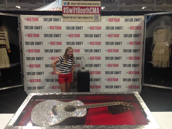MusicSwiftie's tweet image. We spy an outfit very similar to Taylor’s 22 outfit at the #SwiftBoothCMA! @rileykjones13