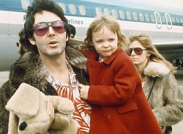HoltRenfrew's tweet photo. This Father’s Day we’re celebrating the #TBT styles of dads. Show us your dad’s > http://t.co/JNHIvJWx33 #MadForDad http://t.co/EtL29f8E1D