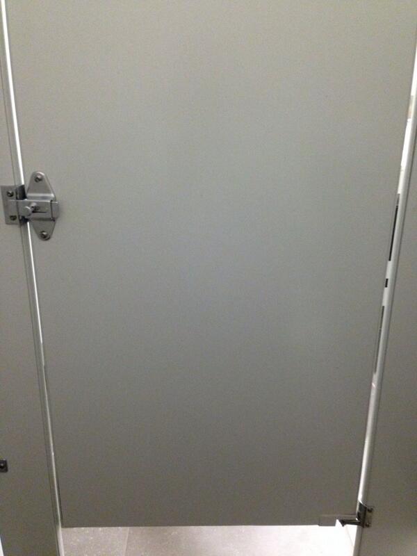 getflushd's tweet image. #Flushd Seat Tweet: Do we not deserve a nicer &amp;amp; more inspiring view? Just sayin'. #jointhemovement #pottypoke