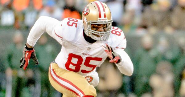 49ers's tweet image. #49ers TE @VernonDavis85 was voted the 51st-best player in the #NFL.

#NFLTop100: 49rs.me/1mfv4DQ