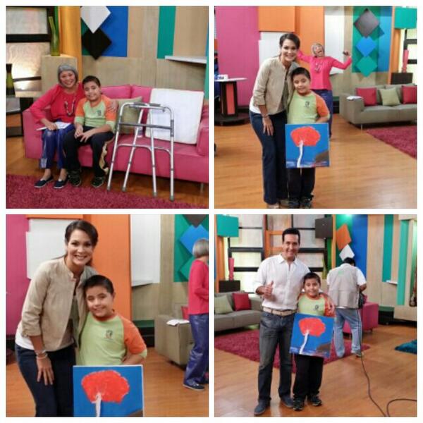 JulioAntonioEc's tweet photo. Fotos muy divertidas ππππ con los del #clubdelamaΓ±ana @RTSEcuador gracias #Magacha #MarceloCornejo #SandraPareja http://t.co/2llH9sN1Yr