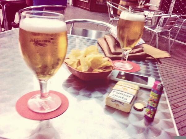 joosunee's tweet photo. Y así estudiamos educación física, Román this is for you! :) @Isa_nsantos http://t.co/enSQUUZW1o