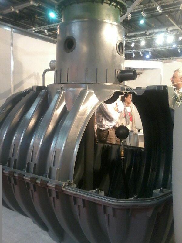 pbaldoARQ's tweet photo. Tanque cisterna para recolectar agua de lluvia y para riego. Cosecha de lluvia SA stand B31 #batimat2014 @arq_clarin http://t.co/qkK9NddruQ