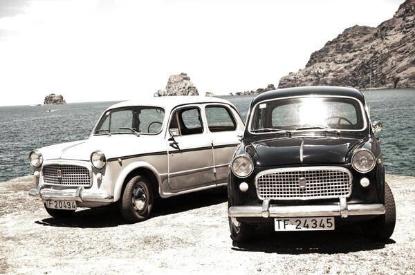 pilialamo's tweet photo. Ellos, a pesar de sus años, también participaron "LOMO NEGRO".  #elhierro #canaryislands #fiat1110 #Frontera http://t.co/UEpLbpXEGH