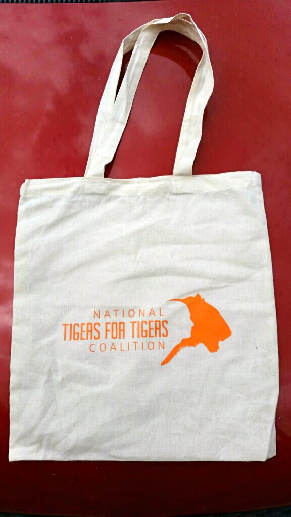 T4T_Coalition's tweet photo. Win a FREE tote bag from the Coalition! Stay tuned for more info on what to do! #savethestamp http://t.co/it25qmJ10d