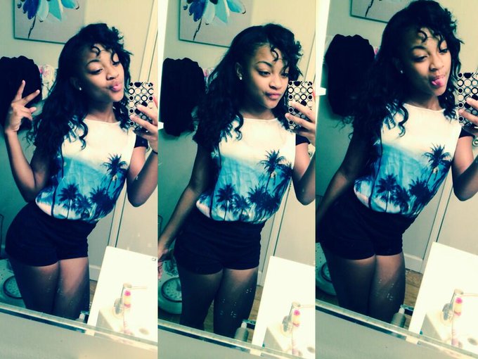 Watch Marie 👑's leaked NSFW photo on TwXstars