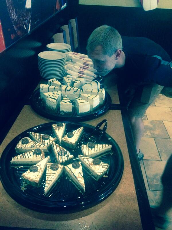 jrobstaaaa's tweet photo. TGI Fridays hooking us UP http://t.co/0LEu1EE8mn