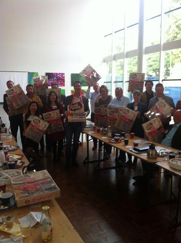 BNIWelvaart's tweet photo. Dat was een #top #presentatie van #renedieniettwittert van #dailydeli en voor iedereen een #smakelijke verrassing! http://t.co/fzf91HEF43