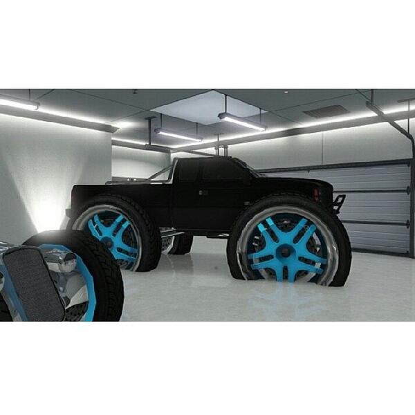 50 RETWEETS AND I WILL SHOW YOU HOW TO DO THIS SHIT! LOOKS INSANE!! #gta5 #gta #gtav #gtaonline #gta5online #rt #fav