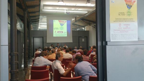 zerowasteitaly's tweet photo. #ZWtour stamattina al convegno "L'Europa del riuso" con @ReteONU:1 giovane su 6 troverà lavoro in #riuso e #riciclo http://t.co/aNPdKAFaDc