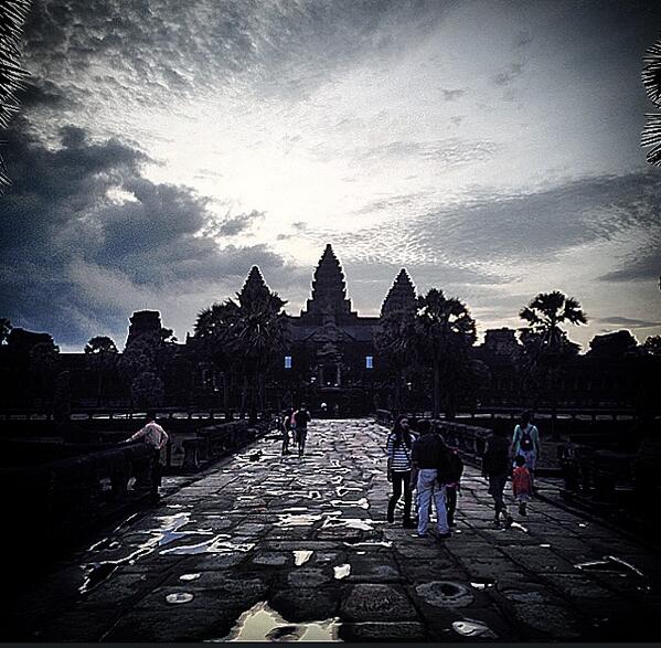 electricMVMT's tweet photo. #createcontrast , Angkor Wat styles!
#Cambodia 
#AngkorWat http://t.co/ge2nxjiZrX