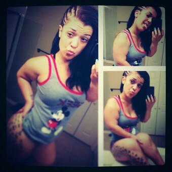 Waitin for bae while i was watchin the heat game #gotbored #heneedacomeplay 😂😋 http://t.co/JHoSoN4oQ<a href="/tag/gotbored"class="tags"><span>#gotbored</span></a><a href="/tag/heneedacomeplay"class="tags"><span>#heneedacomeplay</span></a>