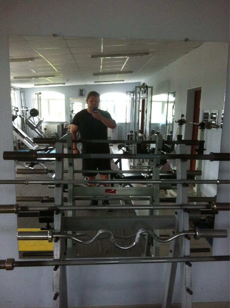 Белых в спортзале