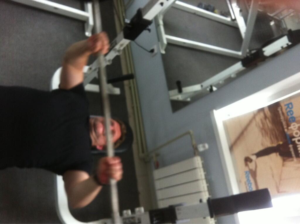 Никита Белых празднует день рождения в спортзале