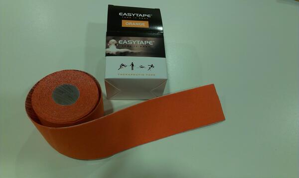 Vandaag gebruiken we natuurlijk oranje medical tape !