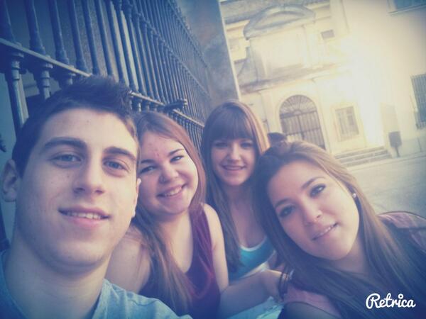 MamenWashington's tweet photo. #Selfie @Juanluuu29 @eestefaaniiiaa @MariaJosPadill2 http://t.co/ecVdut6JJl