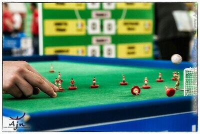 subbitogol's tweet photo. Questa sera a #AreaGiovani si disputerà la Cialtron's Cup! Chi sarà il re dei Cialtroni di #subbuteo? @loscornetteros http://t.co/JqBzOVrN6f