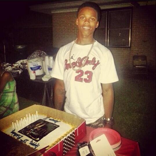 RIP_LilSnupe1's tweet photo. #HappyBirthdaySnupe #LongLiveSnupe #DreamChasers4Life #RT If You Miss Snupe 💯❤️🎤 http://t.co/wB5VP61mvF