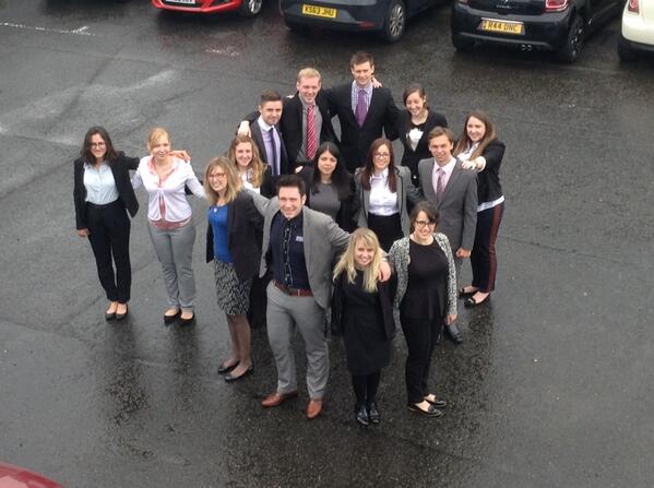 JefferyLovejoy1's tweet photo. Welcome group SC #Interns forming the big green E! @ERAC_Jobs #gpscintern #ERACIntern2014 http://t.co/Qs7MhYnvS7β