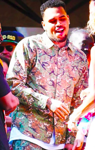 ChrisBrownation's tweet photo. Cutie!!! #TeamBreezyLovesChrisBrown http://t.co/kS2tmvqjRn