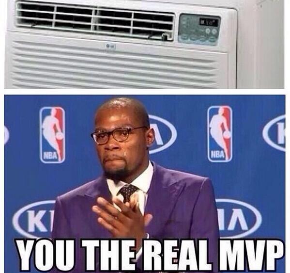 SneakerPics23's tweet photo. 😂😂😂 http://t.co/0CNKnzE6rp
