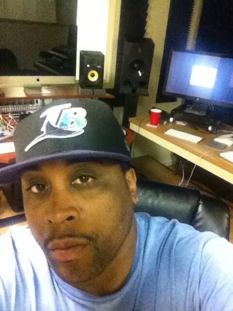 devhourmusic's tweet image. I'm President of Productions / @ PayRoll Records !!! We back baby !!!!