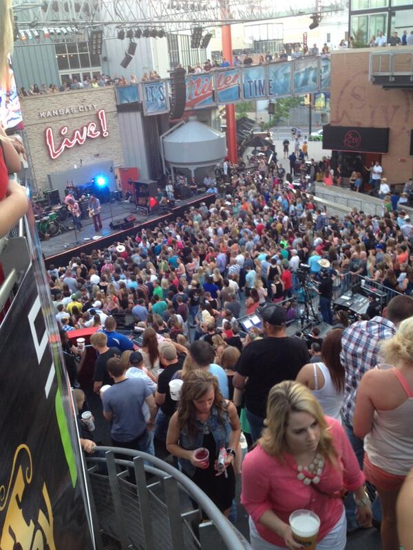 The Neighbourhood had plenty of attitude last night at KC Live Block
