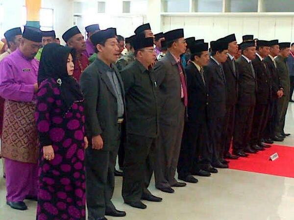 Kemenag_RI's tweet photo. Pelantikan Dirjen Penyelenggaraan Haji dan Umrah, Abdul Jamil di PIH Batam. http://t.co/RtlRfSlAQV
