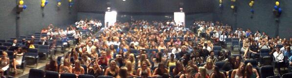 UCSBathletics's tweet photo. Hey @TheEllenShow we see your Oscar selfie and raise you the biggest mass #selfie in history! http://t.co/t5aOuiUVuH