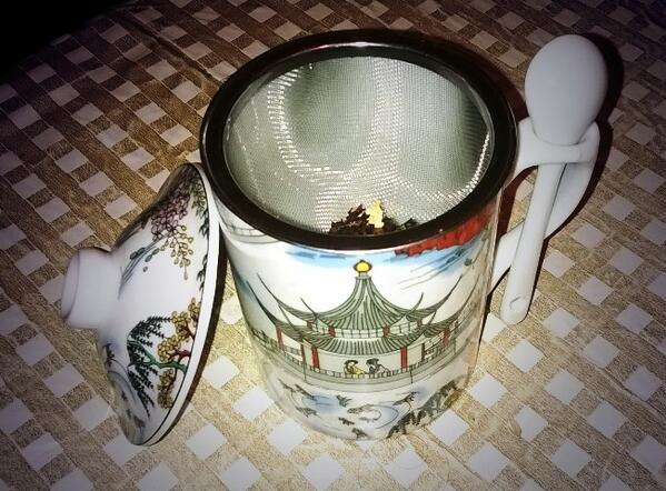 EmiGugliano's tweet photo. Muy cheta mi taza de te! @cotimercado @FERCHUMER @AntonellaGuglia. Envidien gilas.. http://t.co/XQqa2LhtB7