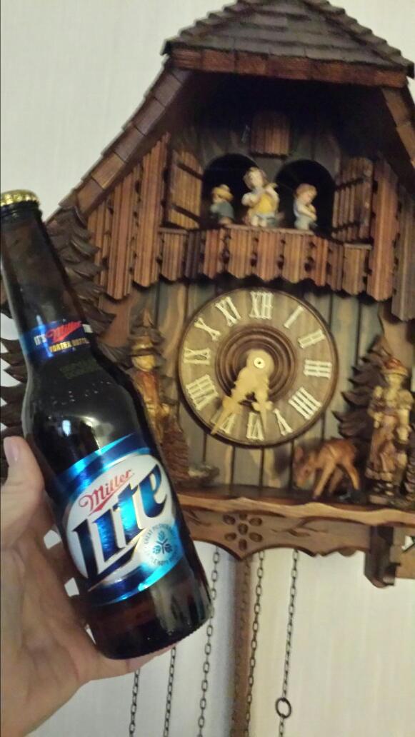 kimlovespups's tweet photo. @MillerLite #ItsMillerTime http://t.co/JSEJVCsvPC