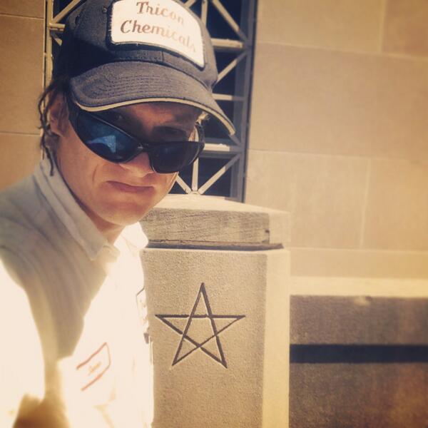 DreadyUSCG's tweet image. Evidence of #magick at work on users of the #FederalReserveNote. #bureauofengravingandprinting