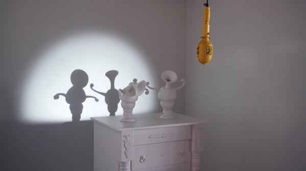 Digitium_fr's tweet photo. http://t.co/DKa8DJqenm > Quand la lumière donne vie à des sculptures. #art http://t.co/ZXmOhA4Kzw