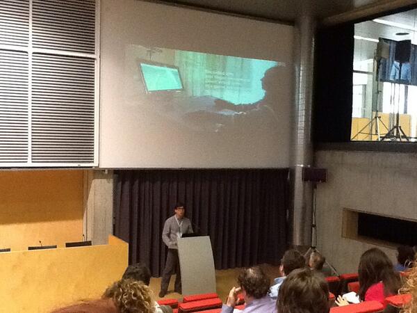 ParcUdGLive's tweet photo. Presentació sistema rgs (http://t.co/W1V3WcReG3) tecnologia diagnosi i reabilitació després de lesió cerebral. #hwi14 http://t.co/29AhIEeKNy