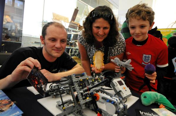 DiamondLightSou's tweet image. We've had lego particle accelerators and lego DNA! What other science have you made out of lego? #legoscience