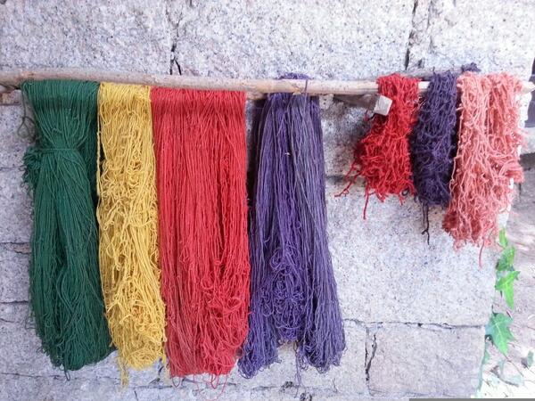 greenMe_it's tweet image. Filati dipinti con erbe e tinture naturali #sardegna #delphina #delphinahotels