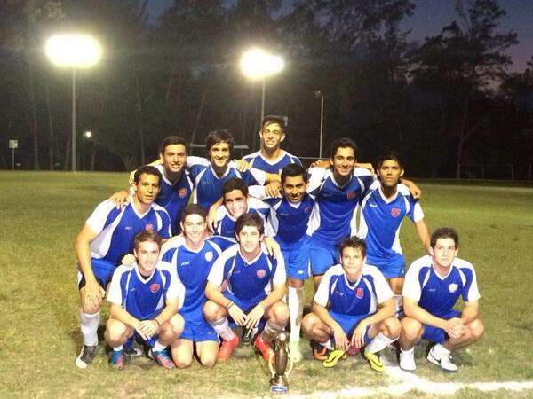 GusBastien's tweet photo. Campeones 🏆@Chevros1 http://t.co/ECzsrHaZH7
