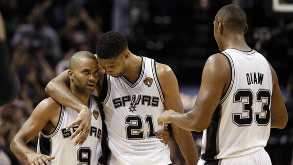 MovistarNBA's tweet photo. Los SPURS y el CALOR acaban con los HEAT (1-0). #TheFinalsNBA Crónica de @ADaimiel y VIDEO: http://t.co/yMlkJxAcYR http://t.co/pcrMMDT7fu