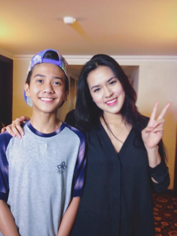 iqbaale's tweet photo. Happy birthday buat ka @raisa6690🎉

Semoga panjang umur, dan sering2 foto buat nambah kenangan ya #adoh 
😁😆😜 http://t.co/tWHt0jdybi