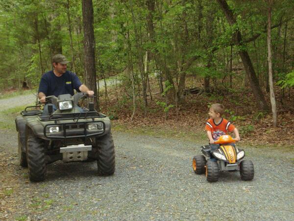 #DadWin <a href="/SproutChannel/">Sprout Channel</a>        Taught  my son to ride just like the big guys.
