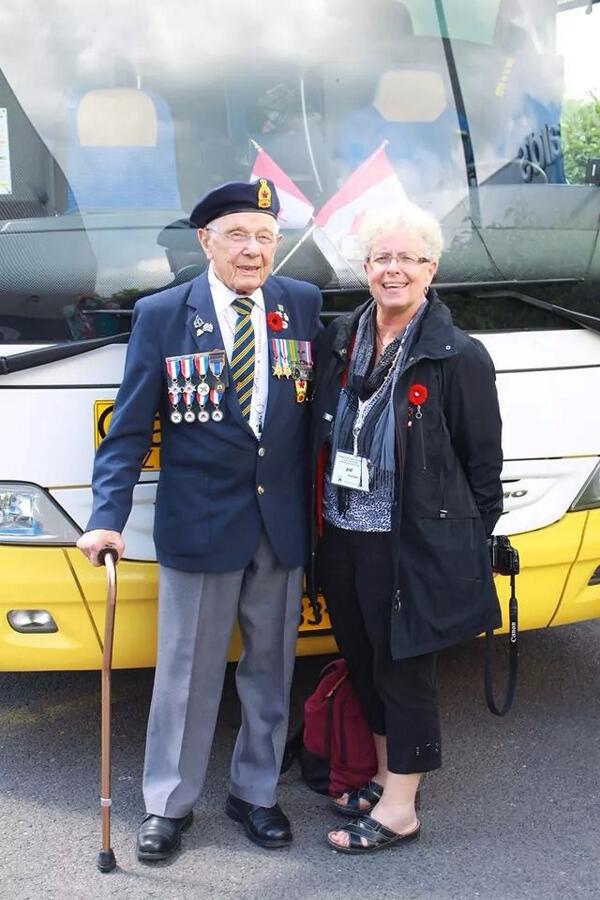 Thank you veterans! @poppypride1 <a href="/CanadaNATO/">Canada at NATO 🇨🇦</a> #DDay70 @liberationroute oaddmc.nl