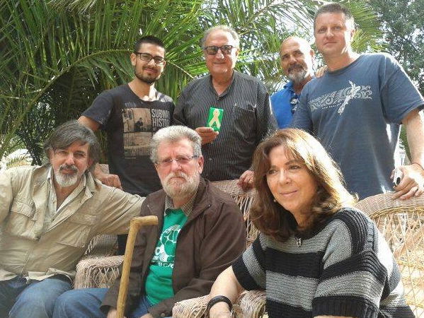VilaWeb's tweet photo. Un mes de @vagadefam per l'escola en català i decidit a continuar http://t.co/Gj35UD2hl5 #vagadefam http://t.co/I6VBHhzInH