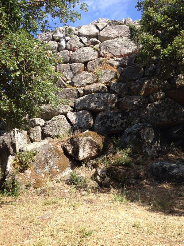 Blog_di_Viaggi's tweet image. Per la prima volta visito un nuraghe!  Curiosissima!!!! #nuraghemajori #delphina