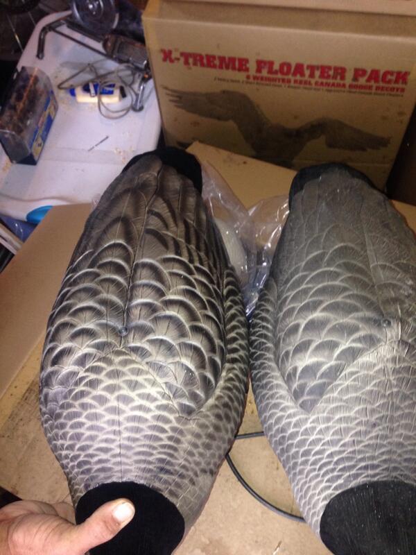 Jerdevries's tweet image. Hey folks, head on over to @DakotaDecoy and talk with Bill or Tom! New paint scheme on these Dakota's are unmatched!