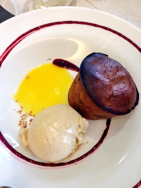 Tras un espectacular atún de almadraba en @AzoteaSevilla solo podemos terminar con este postre