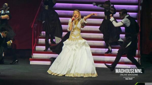 Dwinatasiae_29's tweet image. #REDTourMNL “@MadHouseMNL: I knew you were trouble. From princess to fierce! #SpinnrTaylorSwift http://t.co/bmMFJ9DuhX”&quot;