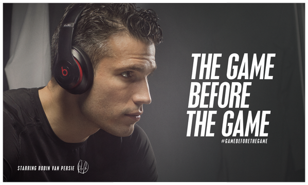 Mconomy's tweet photo. Spot @Persie_Official in de #GameBeforeTheGame campagne van @beatsbydre. #succes bij het WK! http://t.co/WaIt8LAgwC http://t.co/lJ6Fy5LOLn